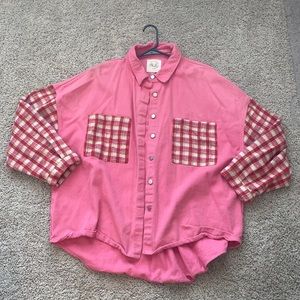 Pink and red shacket. Plaid pockets and sleeves